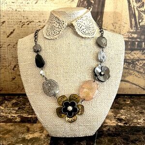 NY Elegant Floral Necklace with Black and Gold Accents